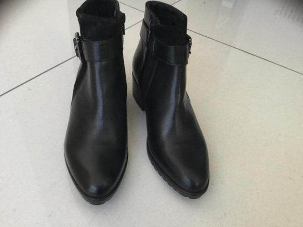 Image 2 of Clarks ankle boots (NEW).....