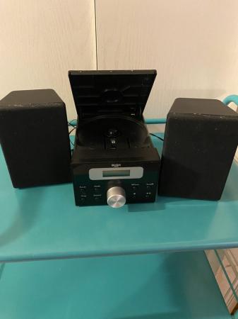 Image 3 of Mini cd radio with speakers