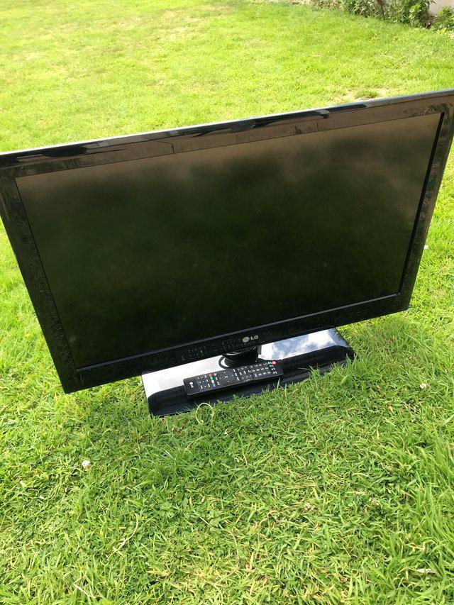 Preview of the first image of LG 32LE3300 Slim line Television  FAULTY.