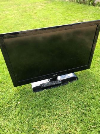 Image 1 of LG 32LE3300 Slim line Television  FAULTY