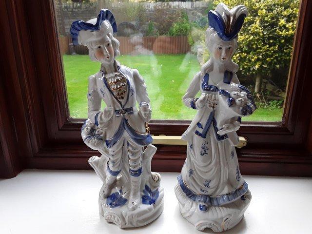 Preview of the first image of Ornament vintage figurines x 2.