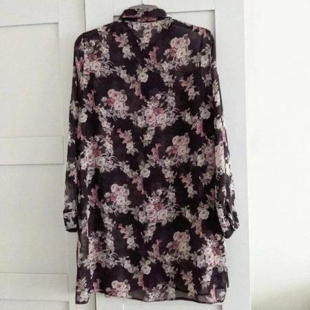 Image 2 of New Look Longline Shirt UK 14 Black Pink Floral Blouse Tunic