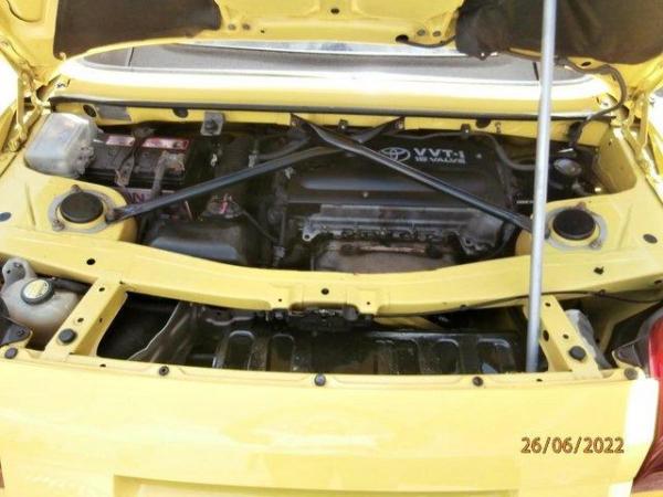 Image 4 of mr 2 Toyota spider 2000 in yellow will swop