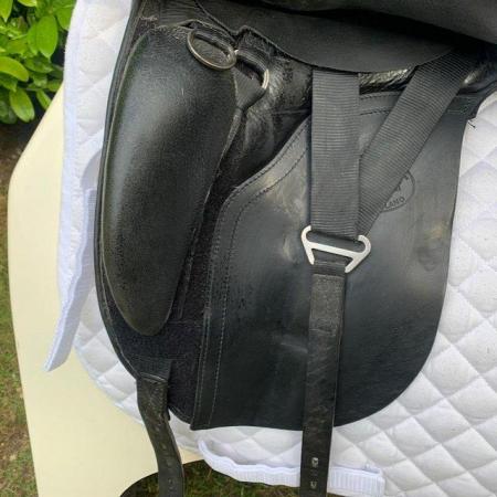Image 5 of Kent and Masters 17.5 inch high wither dressage saddle