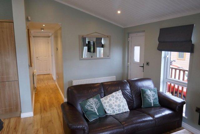 Image 3 of Well Appointed Three Bedroom Oakgrove Elm Lodge