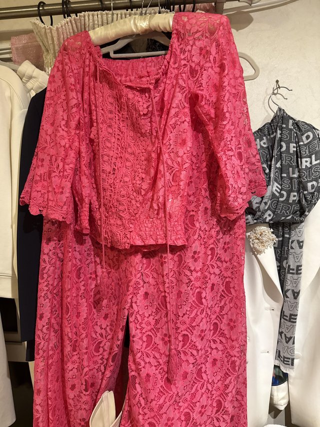 Lace pink off shoulder top and lace trousers — photo 3 of 3