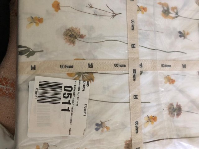 New Urban Outfitters single Buttercup duvet set