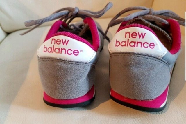 Image 3 of NEW BALANCE TRAINERS SIZE UK 3.5 GREY AND PINK