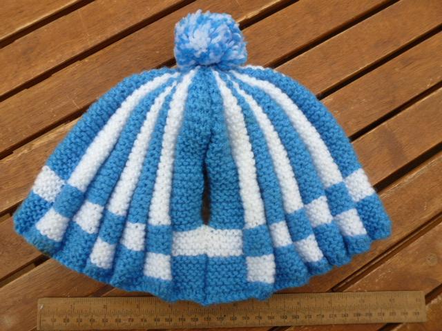 Preview of the first image of Really attractive fun tea cosy............