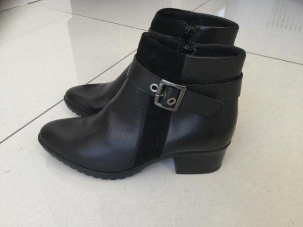 Image 1 of Clarks ankle boots (NEW).....
