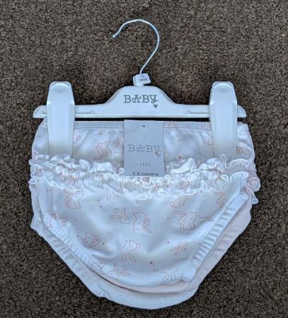 Image 1 of Bnwt Pack Of 3 Pink Mix Frilled Baby Knickers - 3/6 Months