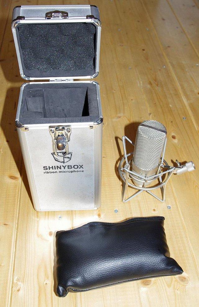 Preview of the first image of Shiny Box 46MXL, like new. Superb-sounding ribbon microphone.