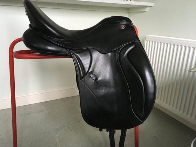 Preview of the first image of KIEFFER PARIS EXCLUSIV DRESSAGE SADDLE.
