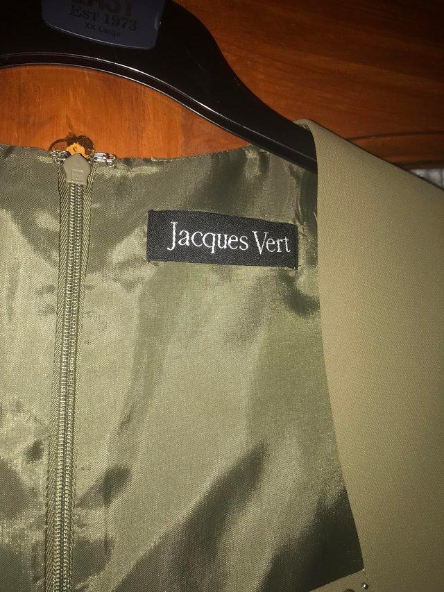 Preview of the first image of Jacque vert olive dress size 16.
