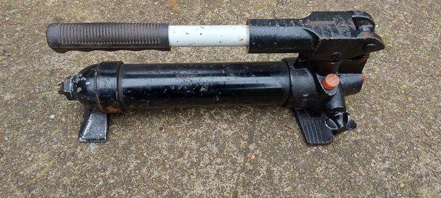 Image 2 of Hydraulic Hand Pump For Hydraulic Jack and Cylinders