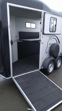 Image 1 of Cheval Liberte single horse trailer