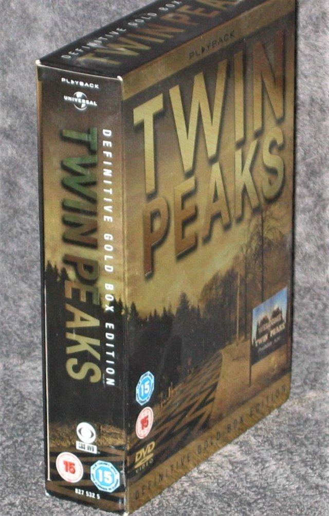 Preview of the first image of "Twin Peaks" seasons 1&2 DVD Box set.