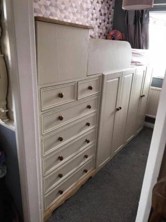 Image 2 of Solid wood bed/wardrobe/drawers/toy box