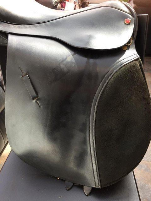 Preview of the first image of Horse Riding Saddle Leather 17.5" M/W.