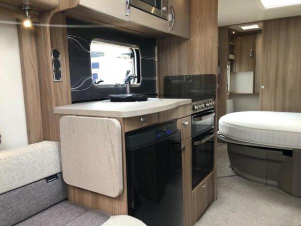 Image 6 of 2017 SWIFT CHALLENGER 580 ALDE,FIXED ISLAND BED,STUNNING CON