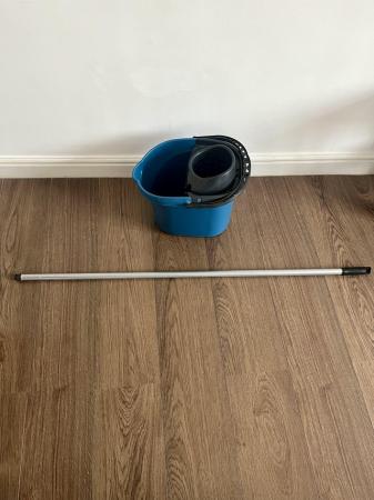 Image 2 of Mop bucket with wringer + mop/Broom stick