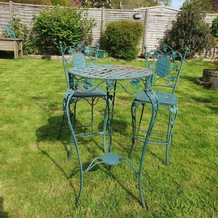 Image 5 of Stunning vintage wrought iron garden furniture