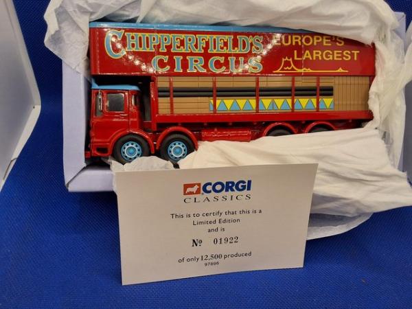 Image 3 of Corgi classics 97896 Chipperfields circus