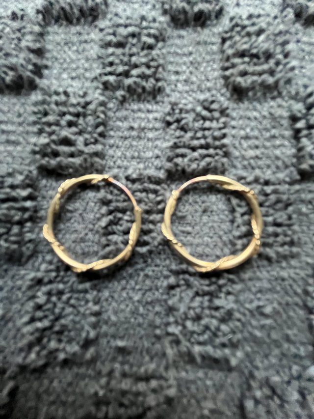 Preview of the first image of 9ct Gold Sleeper Hoop Earrings………….