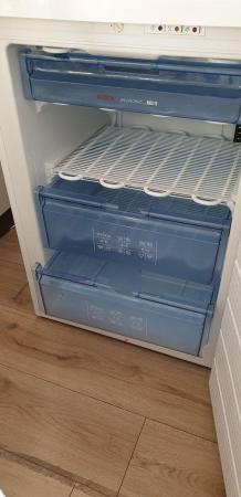 Image 5 of Undercounter Bosch freezer white colour