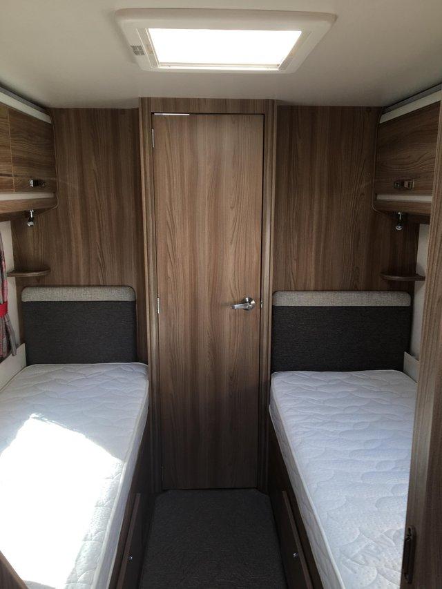 Preview of the first image of Swift challenger 565 caravan 2018.