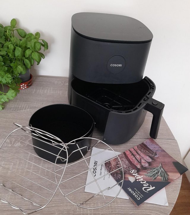 Preview of the first image of Cosori 4.7 litre Air Fryer.