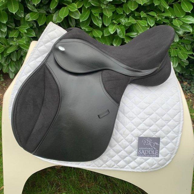 Preview of the first image of Thorowgood t4 17 inch gp saddle.