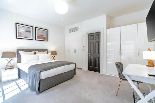 Image 3 of Beautiful furnished two bedroom apartment in London 80£/N