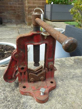 Image 2 of Red/rusty Metal Pipe Vice