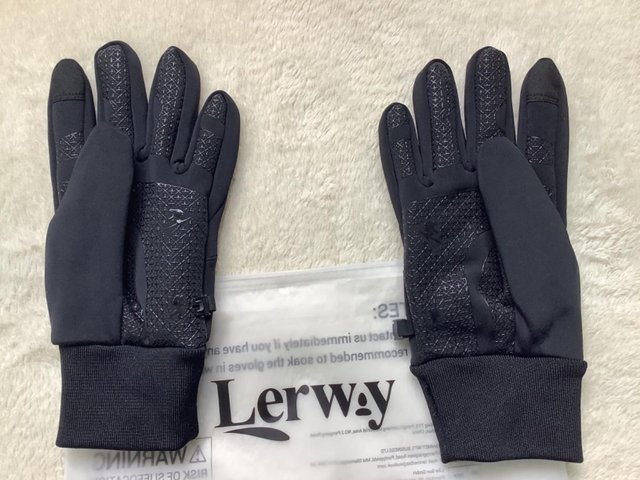 Preview of the first image of LERWAY THERMAL UNISEX GLOVES  - NEW.