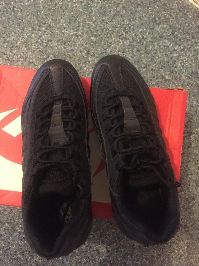 Preview of the first image of Black Air max 95 Retro men’s trainers for sale UK size 9.