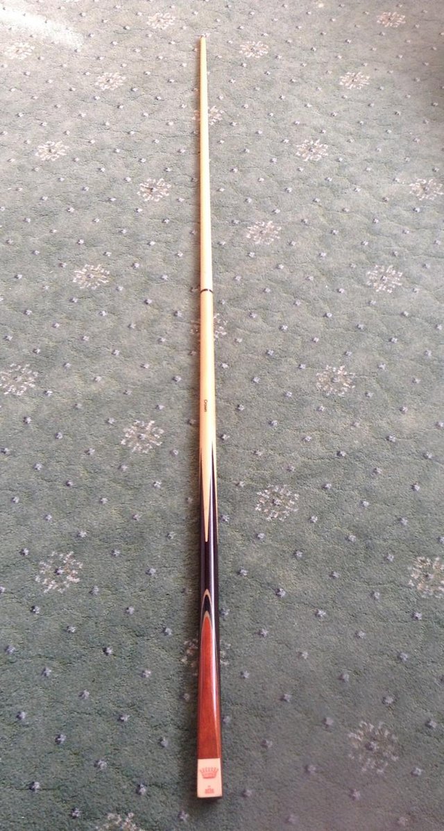 Preview of the first image of VINTAGE PERADON CROWN SNOOKER CUE.