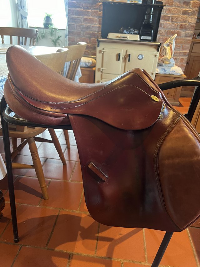 Preview of the first image of Kentaur jump saddle for sale.