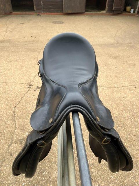 Preview of the first image of IDEAL CLASSIC LEATHER GP SADDLE 17.5" BLACK.