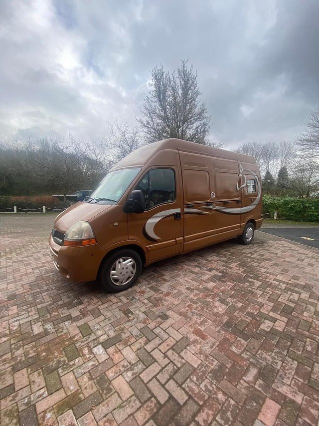 Preview of the first image of 3.5 horse lorry Renault Master.