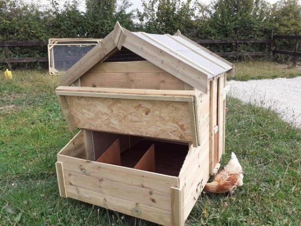 Image 2 of Hand Build Mobile Timber Hen house