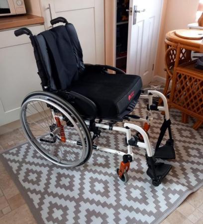 Image 3 of Quickie Life Wheelchair