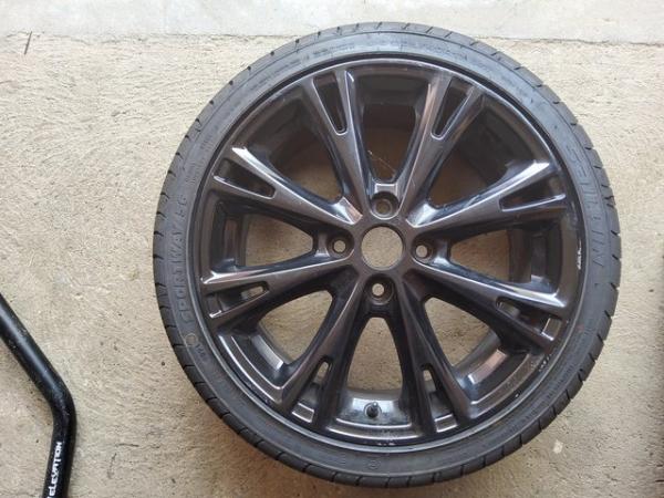 Image 2 of Ford Fiesta 17 inch Alloy wheel and tyre