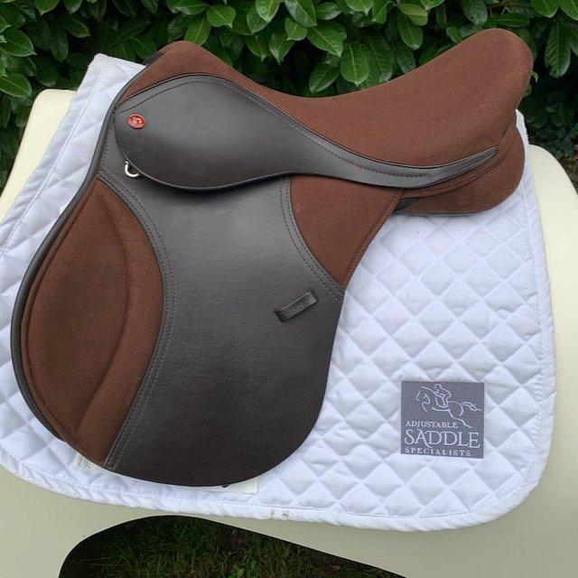 Preview of the first image of Thorowgood T4 16  inch Pony Club saddle.