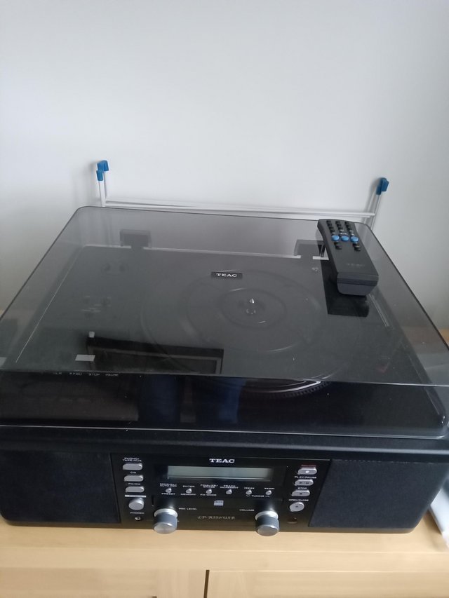 Preview of the first image of Teac LP-R550USB CD recorder with turntable/cassette player..
