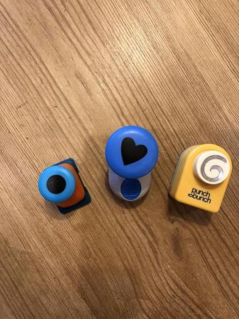 Image 1 of Set of 3 paper craft punches: swirl, circle & heart