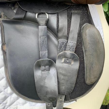Image 17 of Thorowgood T4 17.5 inch cob saddle