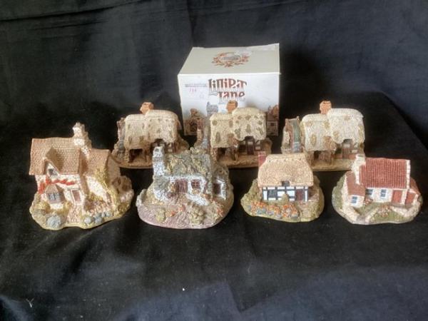 Image 1 of Lilliput Lane Cottage collection (7 items)