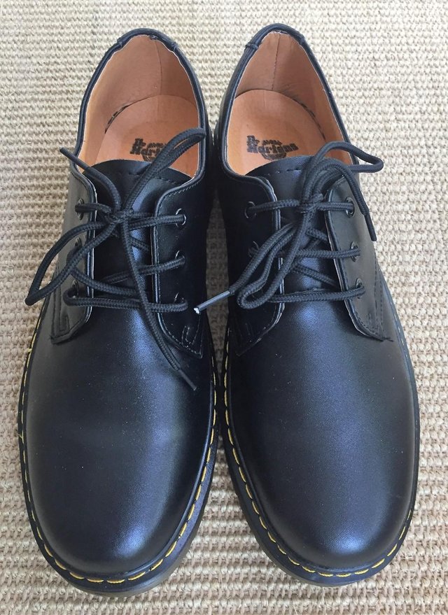 Preview of the first image of GREAT DM SHOES DM'S DOCS DOC MARTEN SIZE 7 BLACK DR MARTENS.