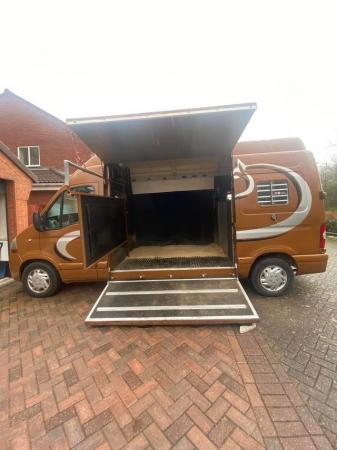 Image 2 of 3.5 horse lorry Renault Master
